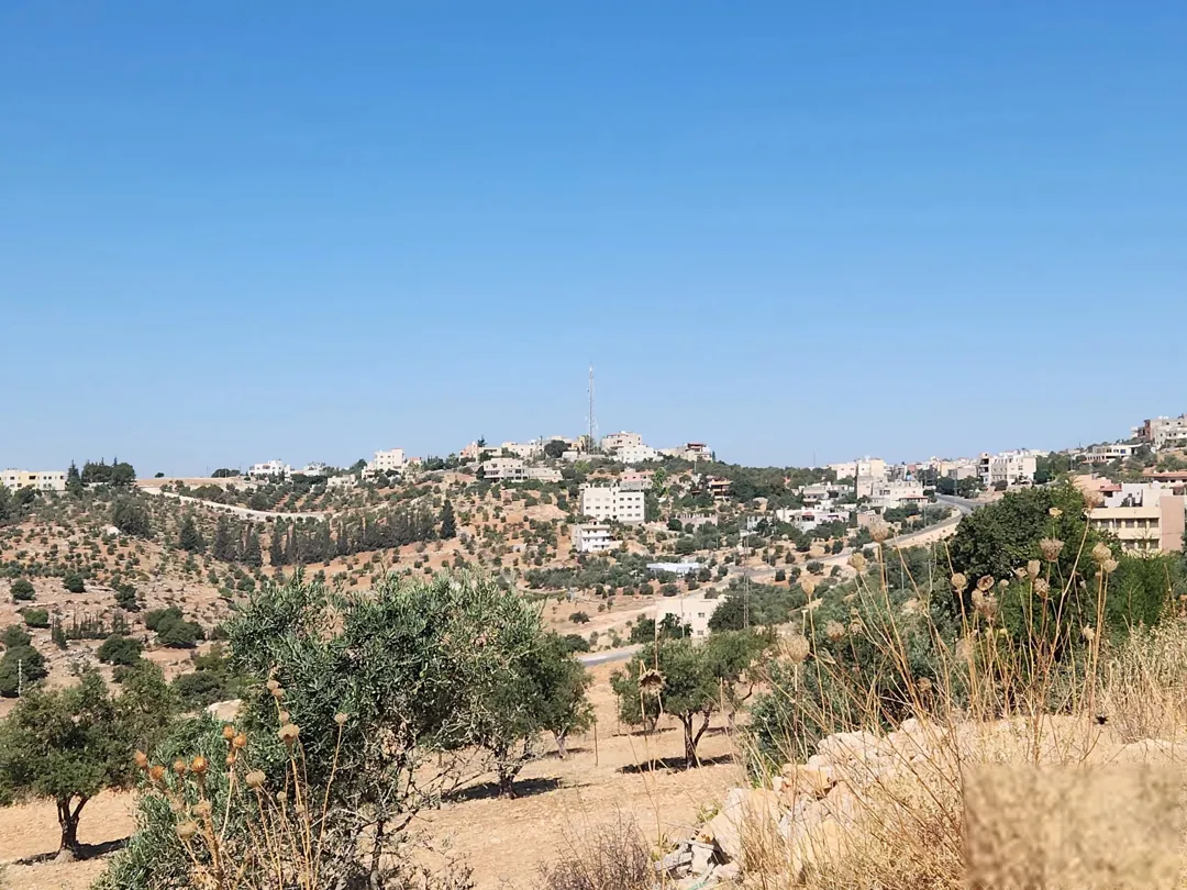 شقة فاخرة في عمان الغربية حوض أبو النعير بالقرب من مقام بلال بن رباح