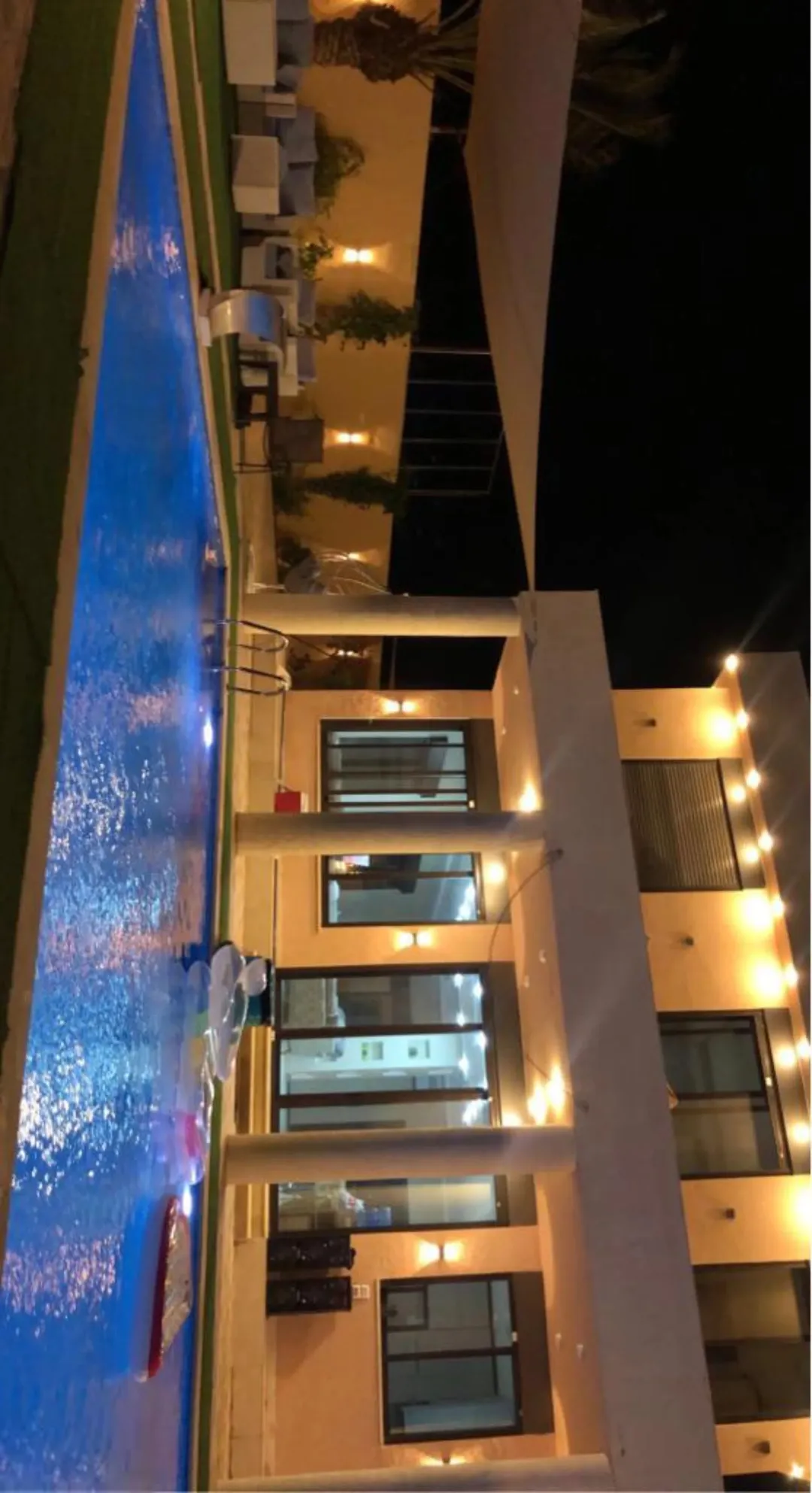 ڤيلا تجاريه فخمه للبيع