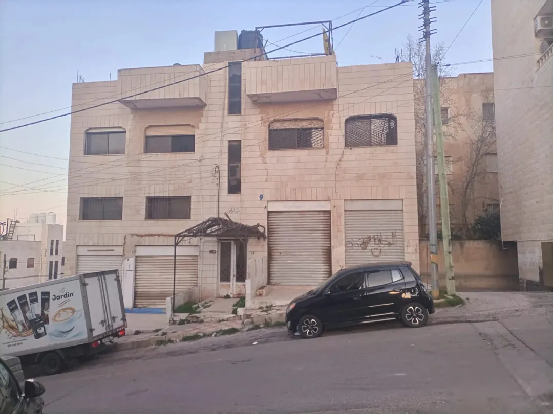 مجمع تجاري استثماري للبيع في منطقة البيادر