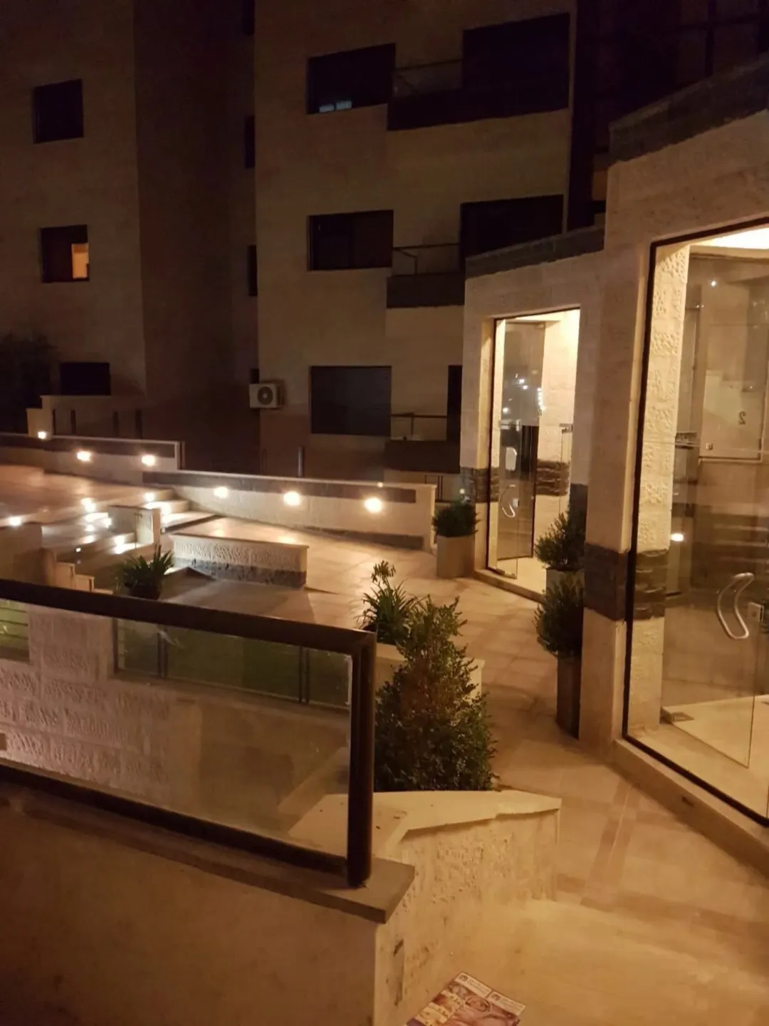 شقة مفروشة فاخرة للإيجار بموقع استراتيجي قرب الجامعة الأردنية | ID 918233
