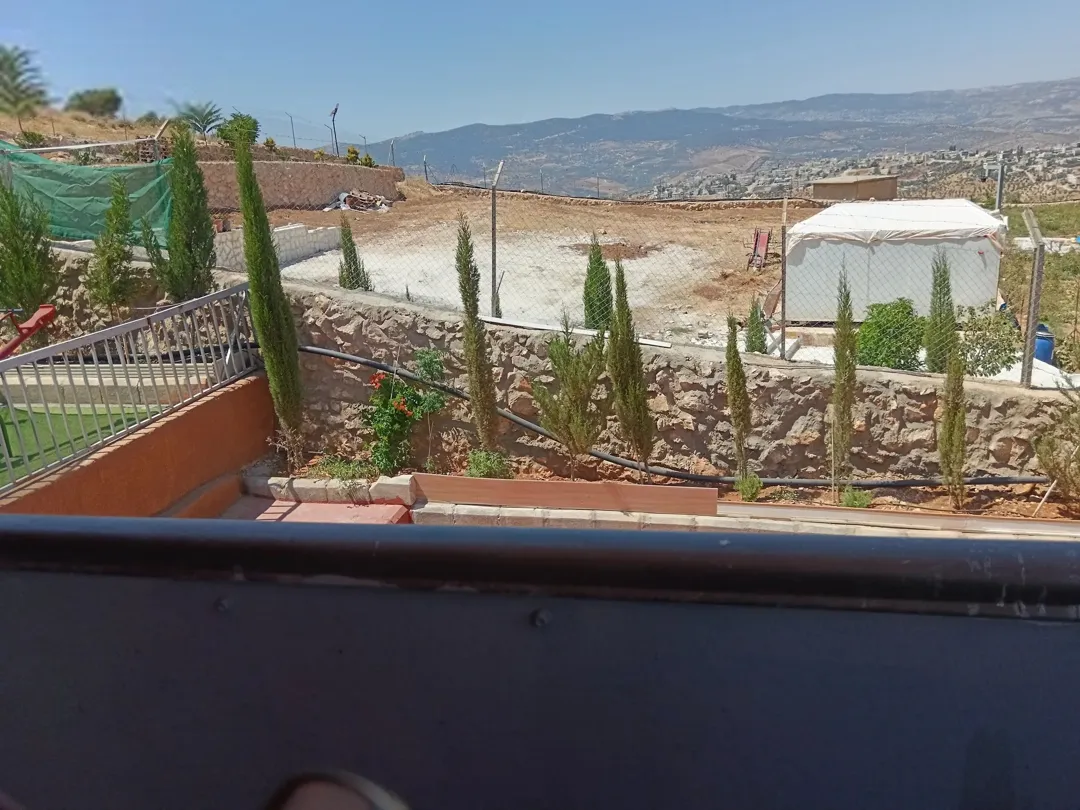 مزرعه مميزه بأجمل مواقع المصطبه