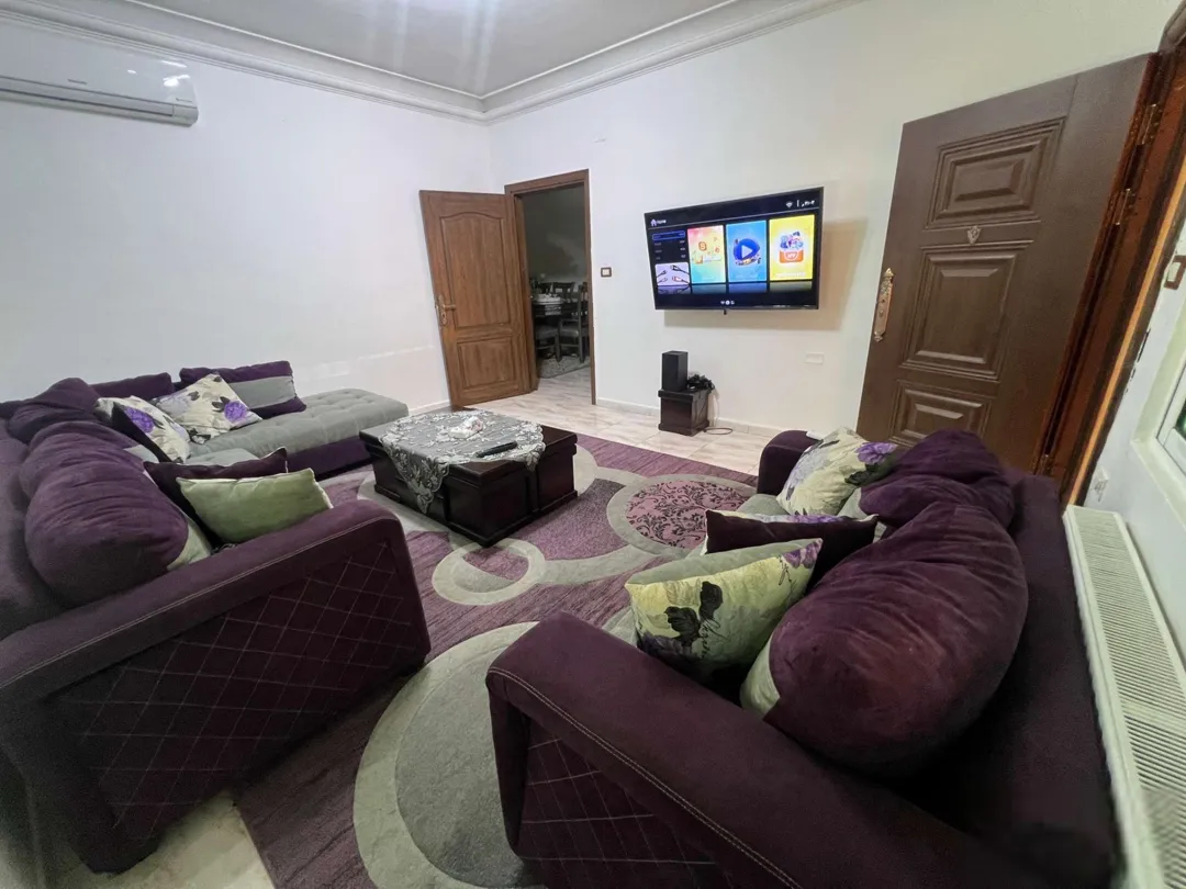 شقة مفروشة فاخرة بمساحة 200 متر مربع في منطقة راقية – عمان الاردن | ID 701866