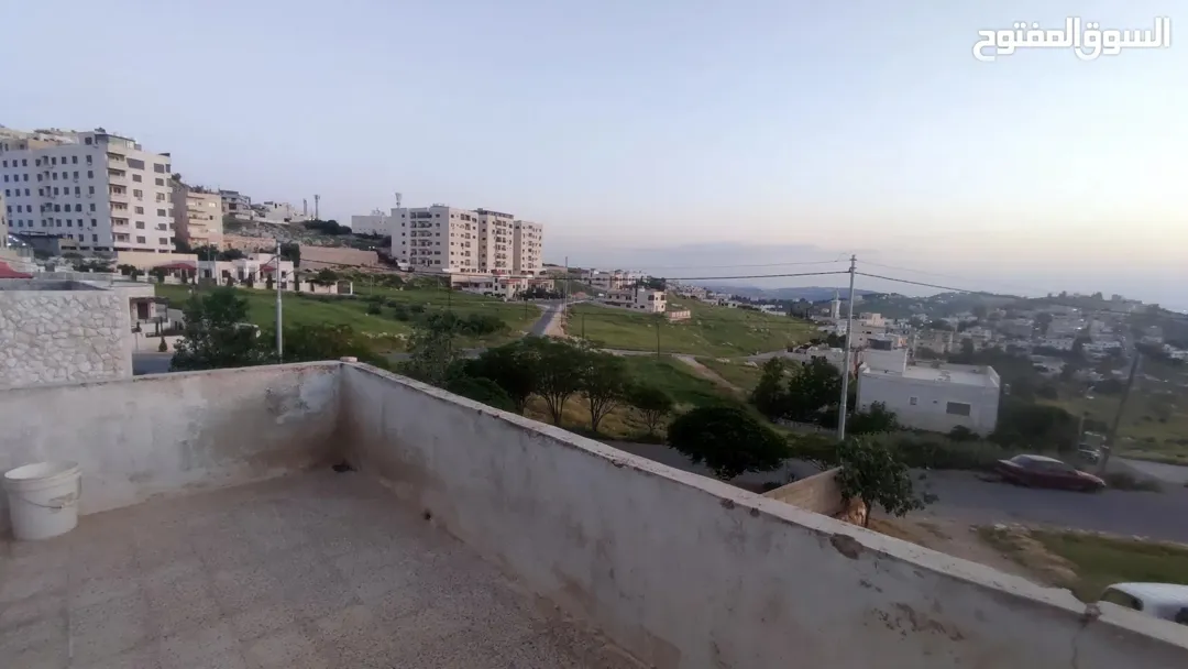 أرض سكنية للبيع في مرج الحمام – موقع مميز وإطلالة مفتوحة