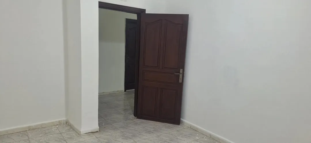 شقة ثلاثية الطوابق للبيع في الدبايبة شارع الشعيلية