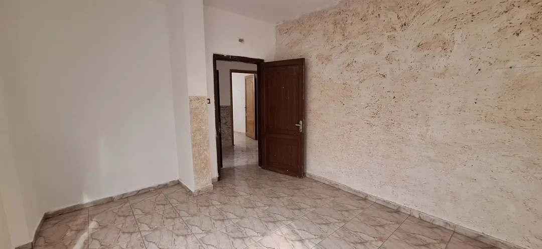 شقة ثلاثية الطوابق للبيع في الدبايبة شارع الشعيلية