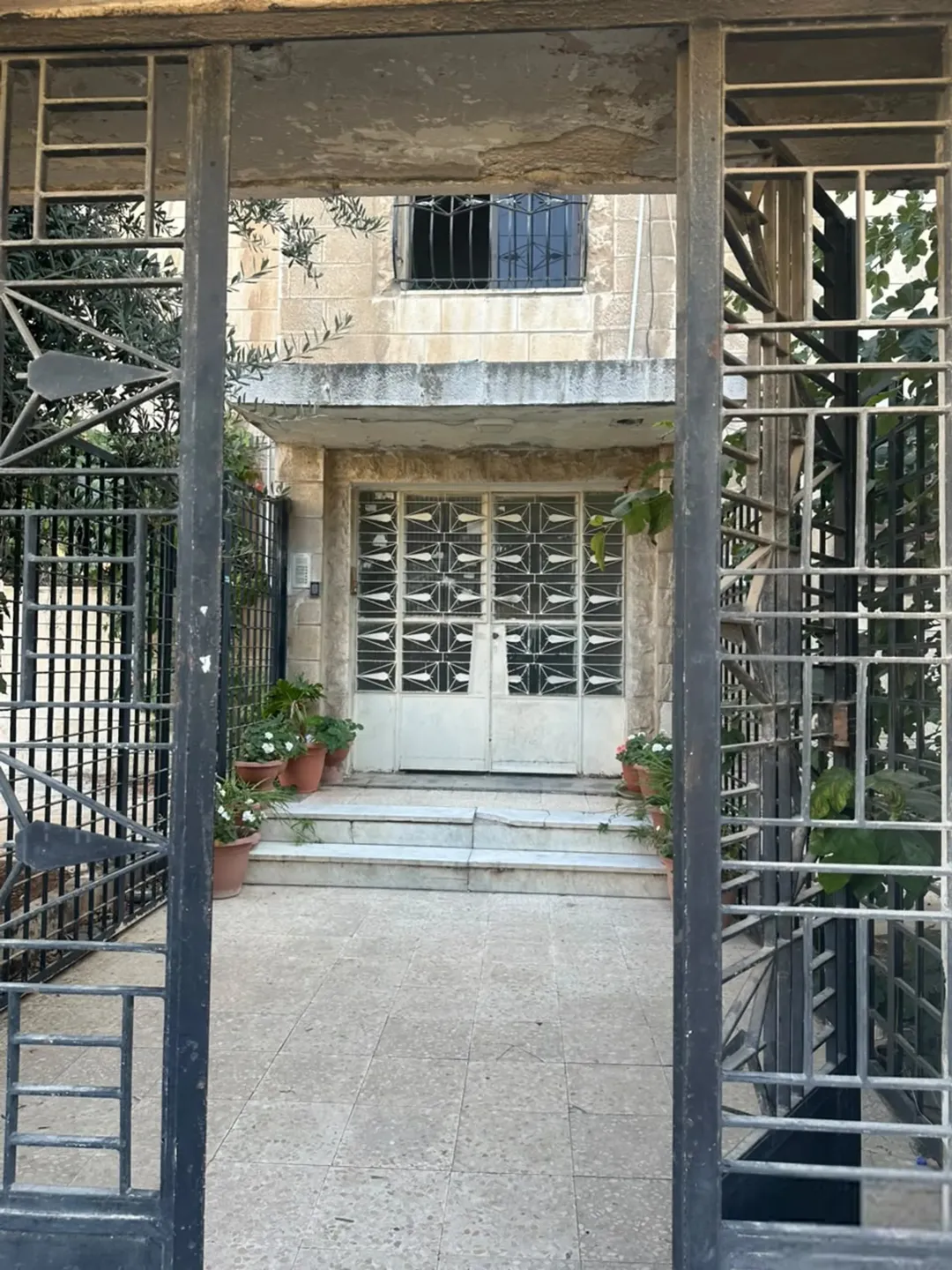 عمارة للبيع 840 م2 في الشميساني – على شارعين — صورة 3