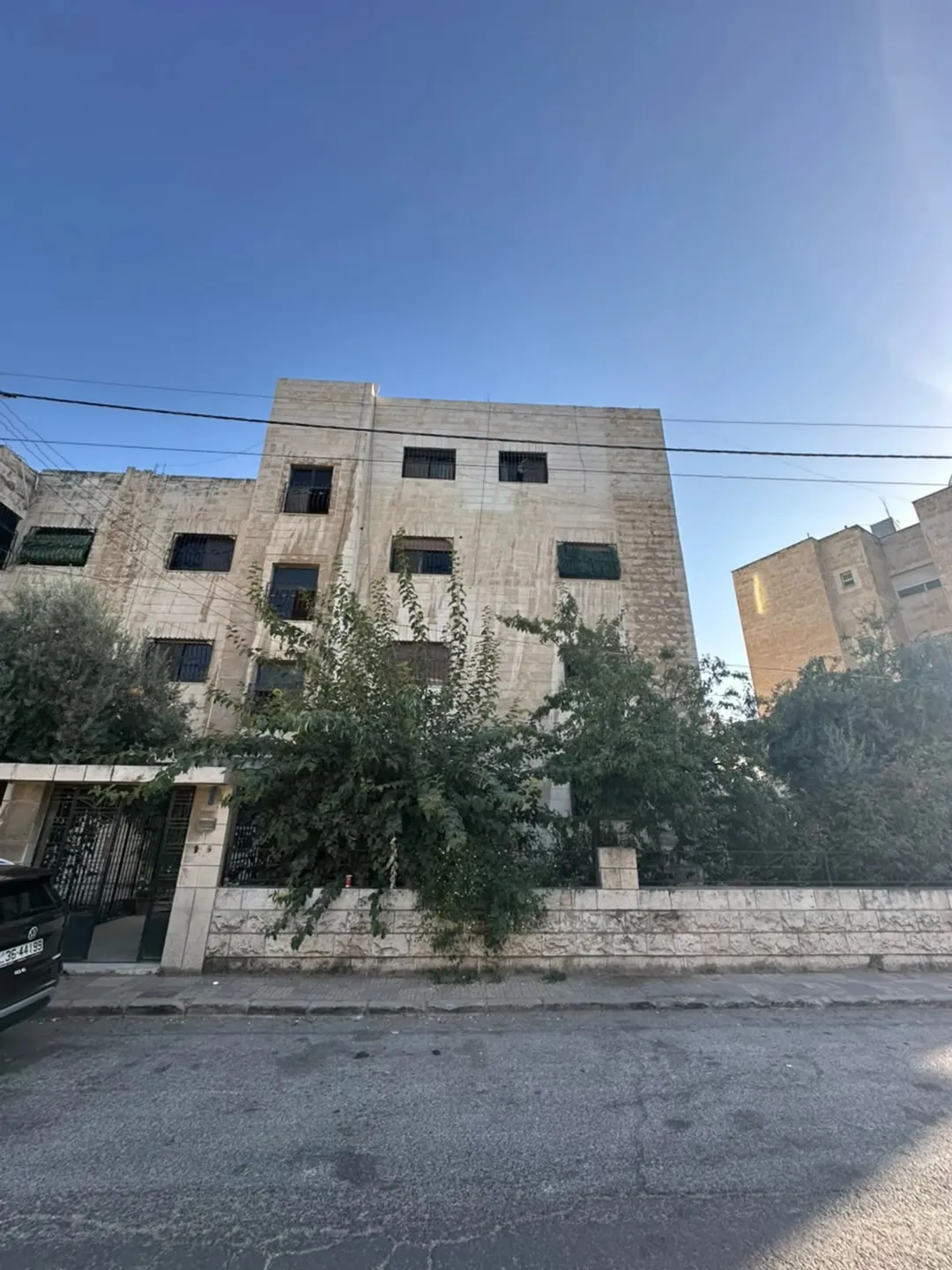 عمارة للبيع 840 م2 في الشميساني – على شارعين — صورة 2