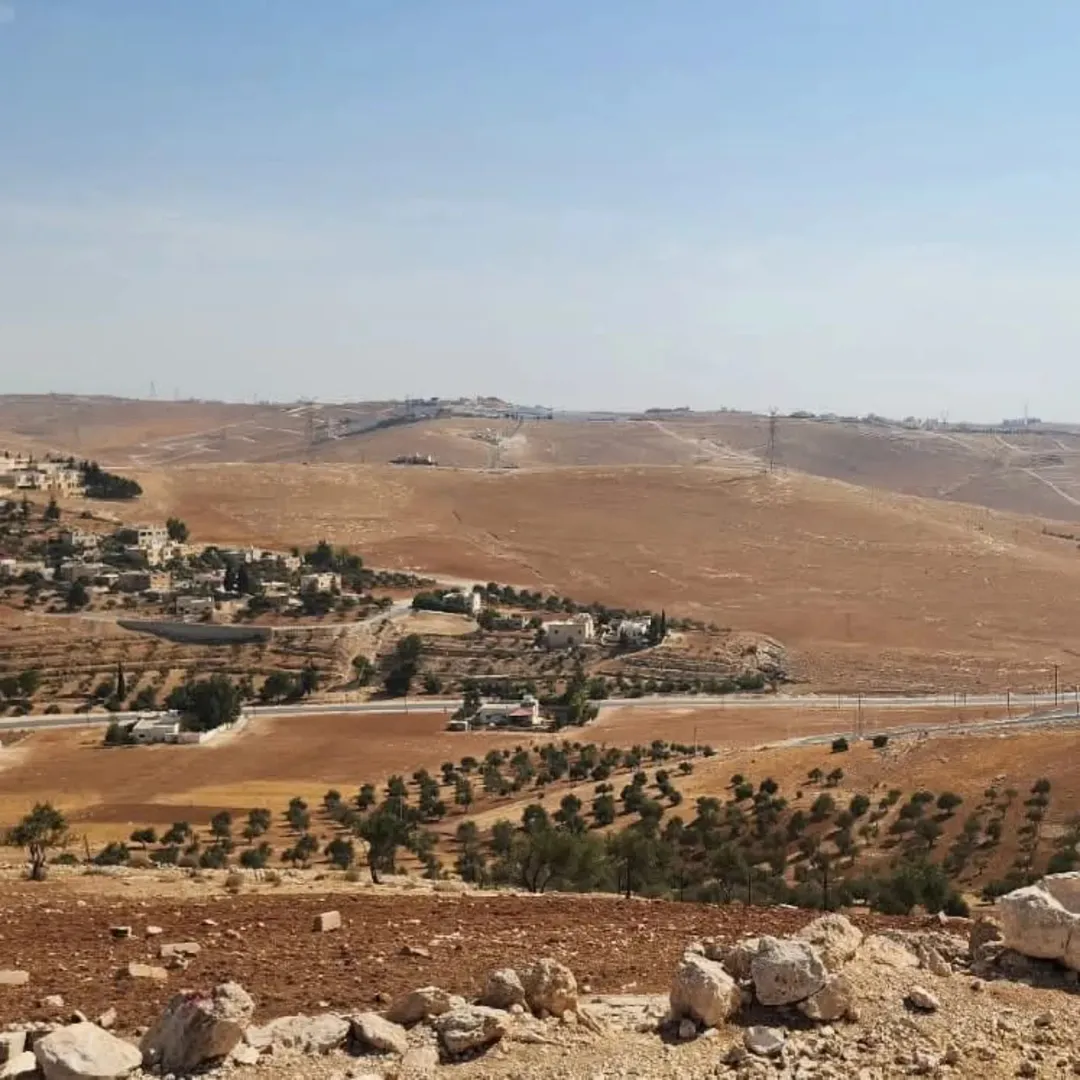 قطعة أرض زراعية خلابة للبيع في مرج الفرس