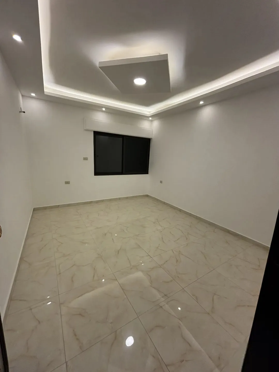 شقة للبيع في طبربور بالقرب من جامعة العلوم الإسلامية
