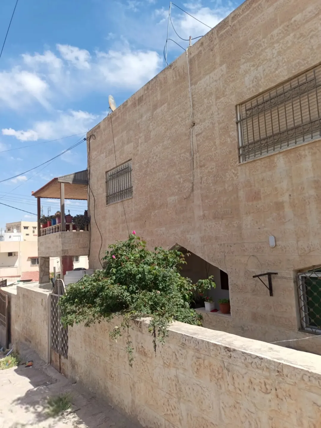 عمارة للبيع في الزواهرة-شومر-شارع رئيسي