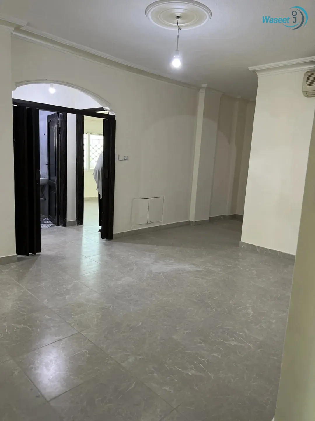 شقة مجددة بالكامل في ضاحية الاستقلال