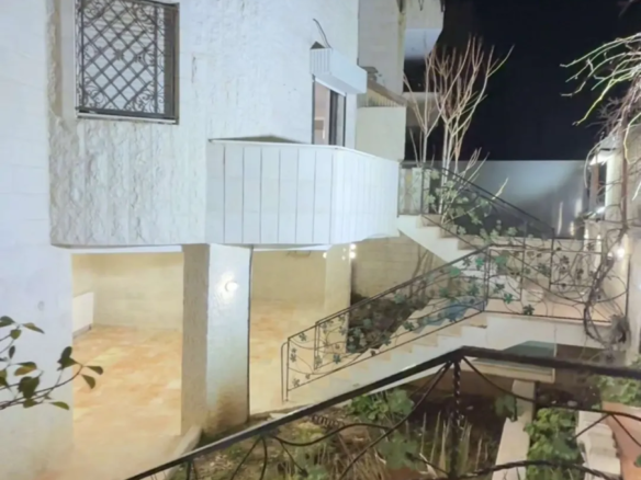 فيلا للإيجار فاخرة في ضاحية الرشيد