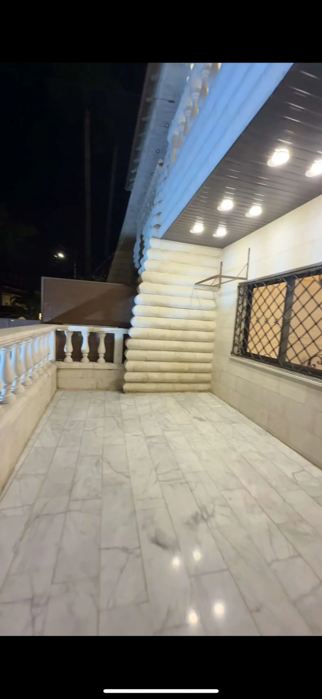 فيلا للإيجار فاخرة في ضاحية الرشيد