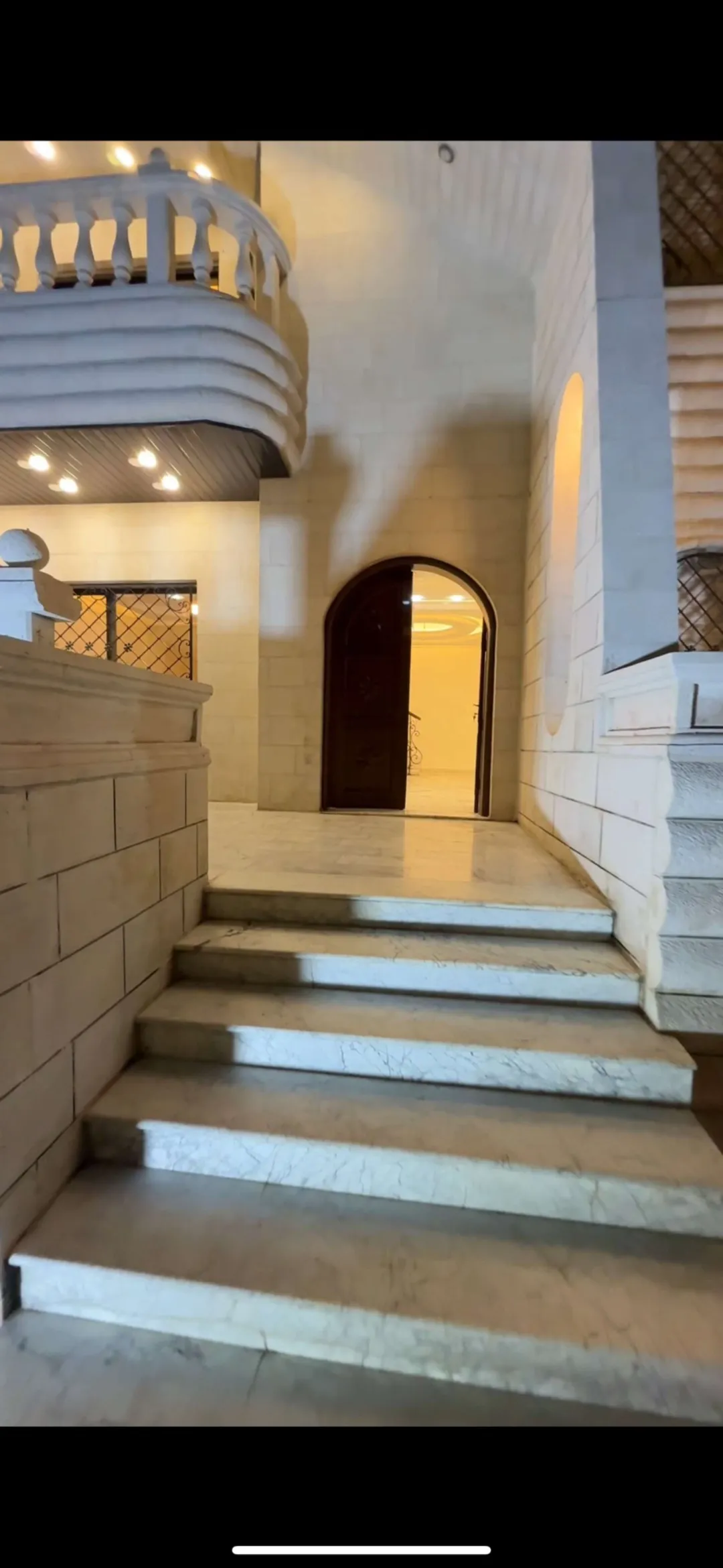 فيلا للإيجار فاخرة في ضاحية الرشيد