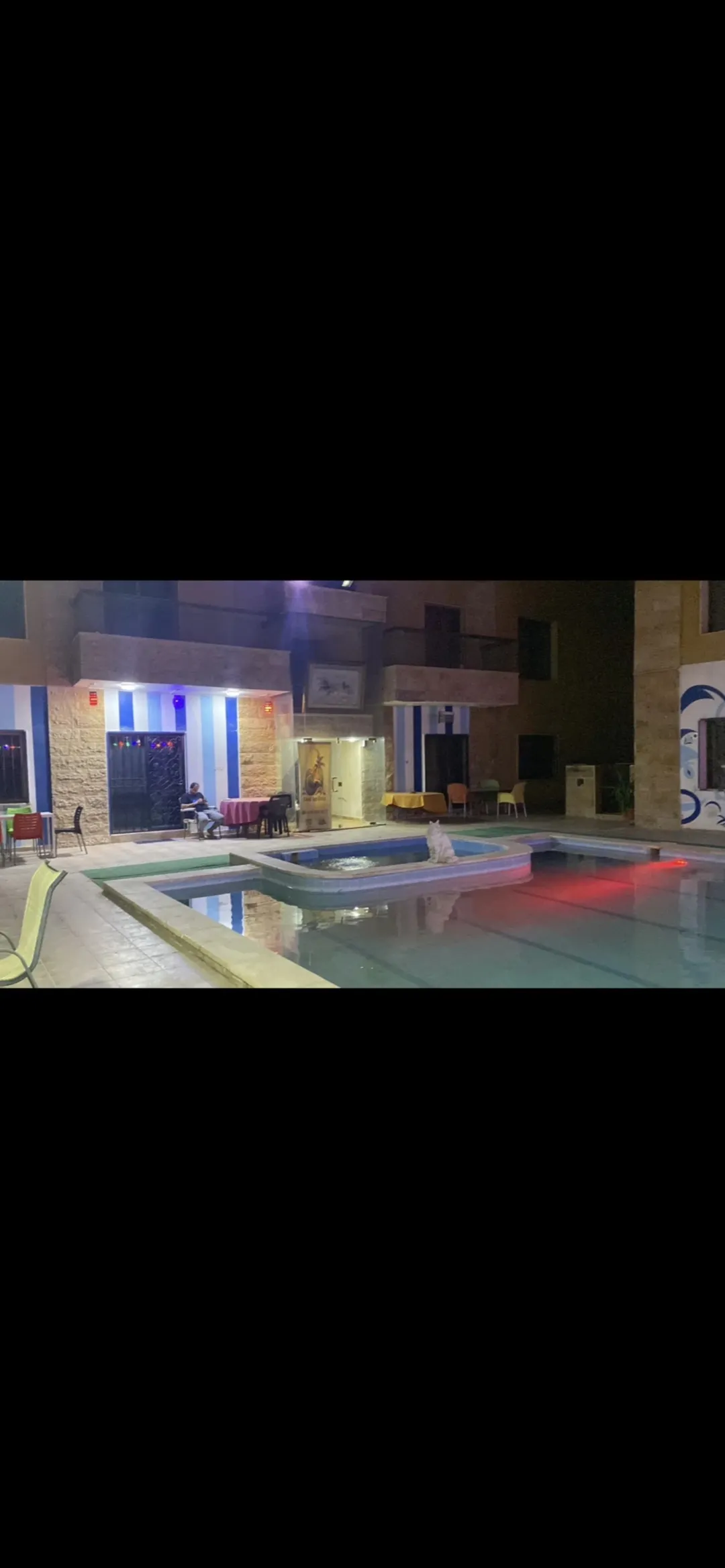 شاليه فاخر على شاطئ البحر الميت في كمباوند أو البدال