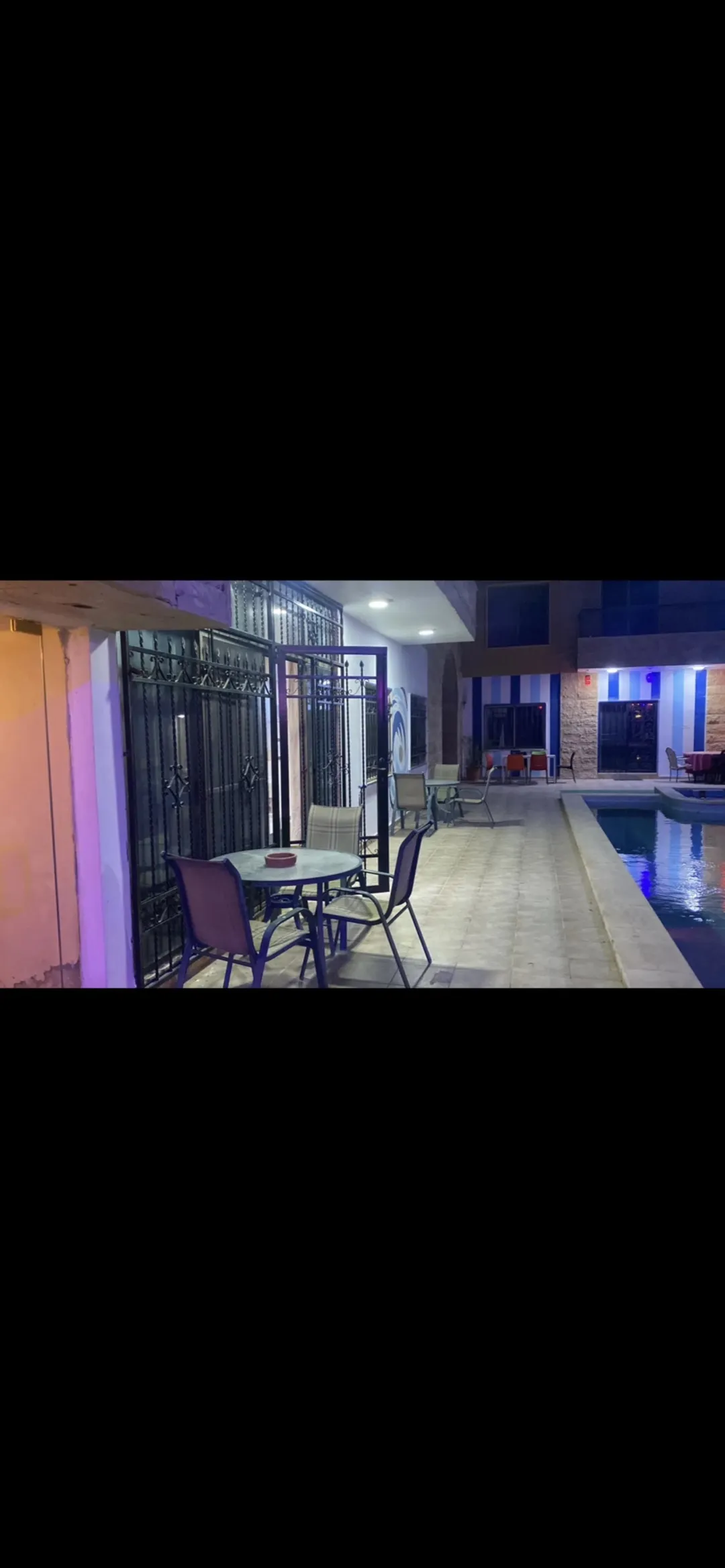 شاليه فاخر على شاطئ البحر الميت في كمباوند أو البدال