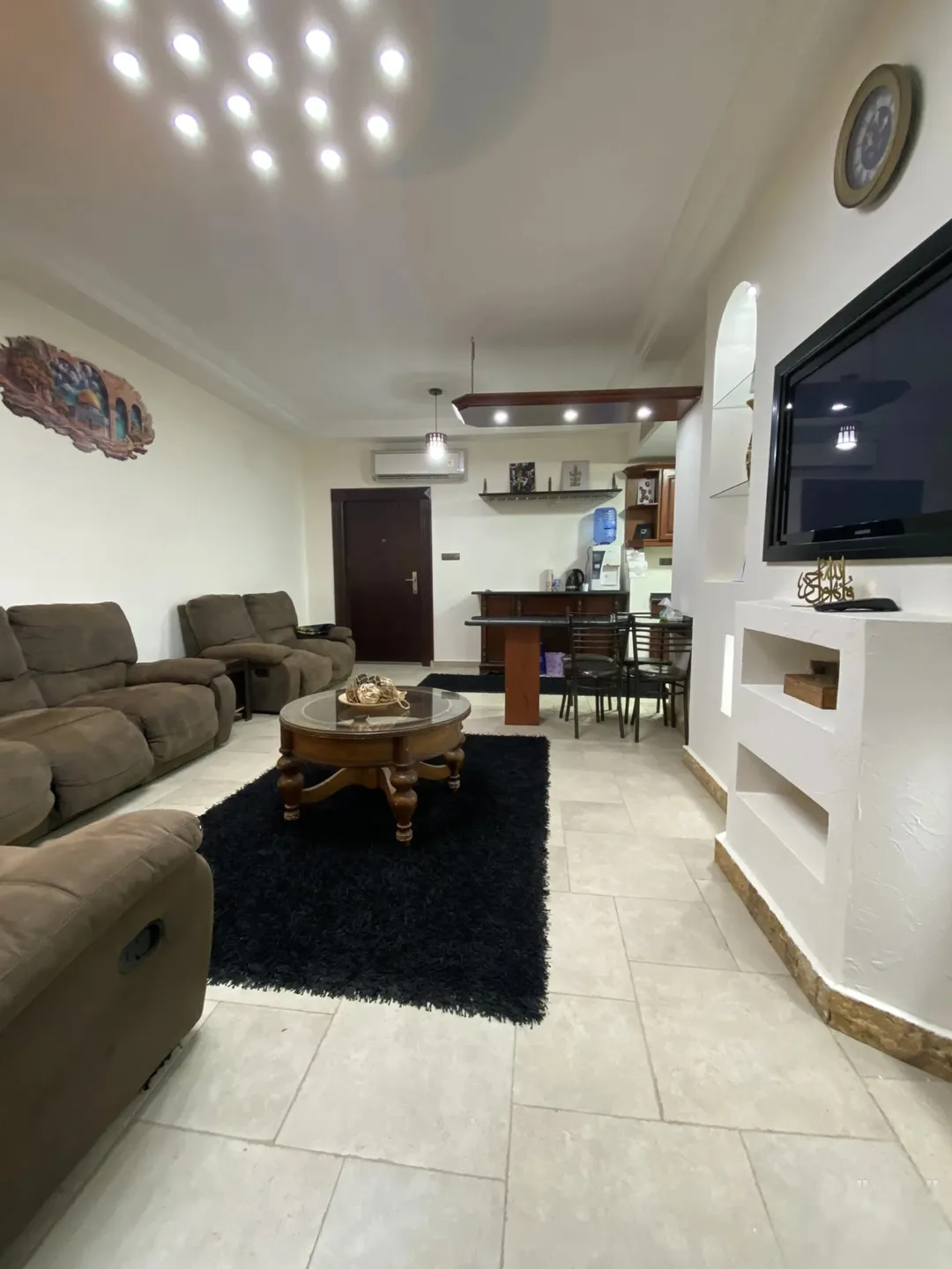 شاليه فاخر على شاطئ البحر الميت في كمباوند أو البدال