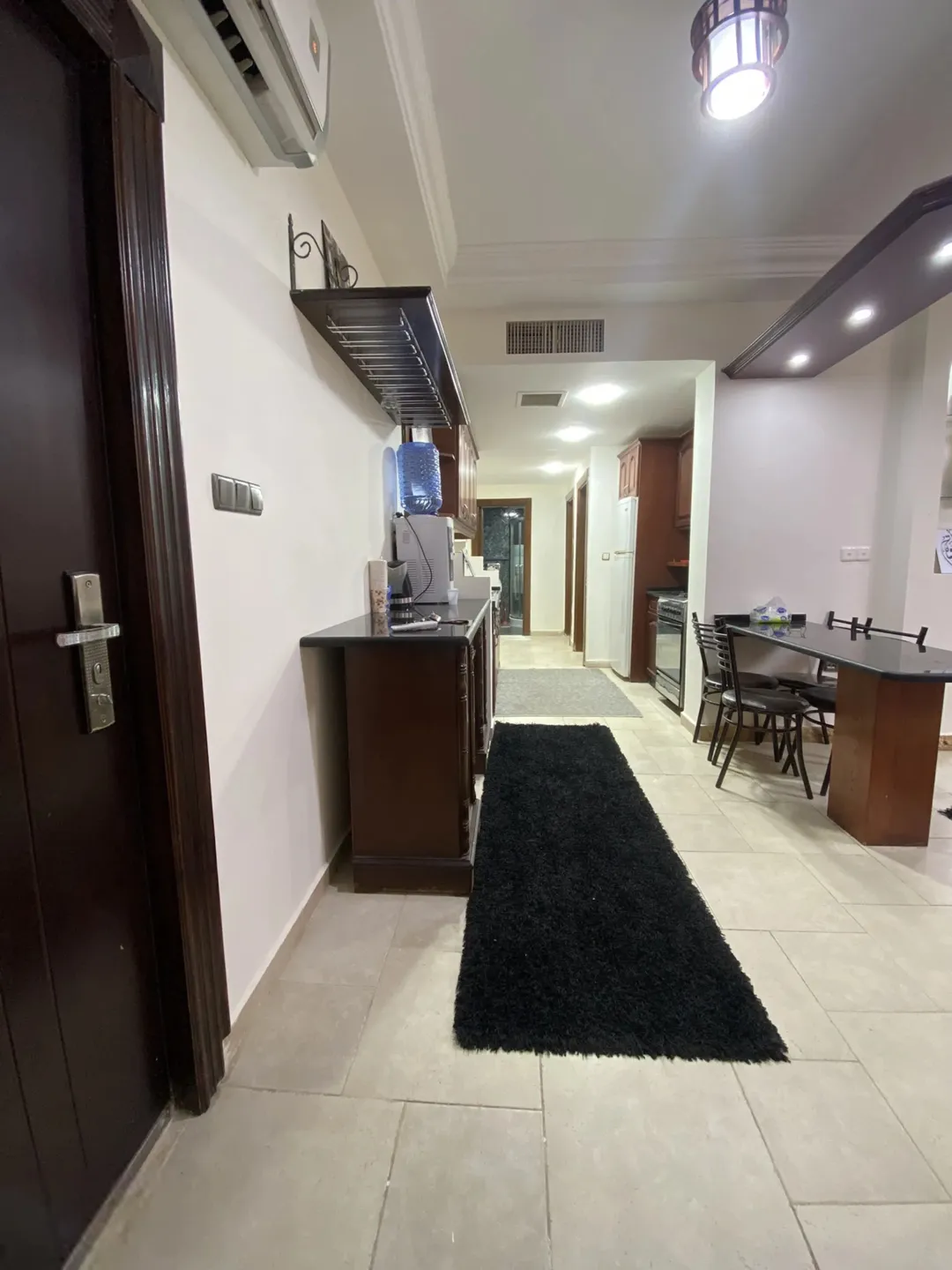 شاليه فاخر على شاطئ البحر الميت في كمباوند أو البدال