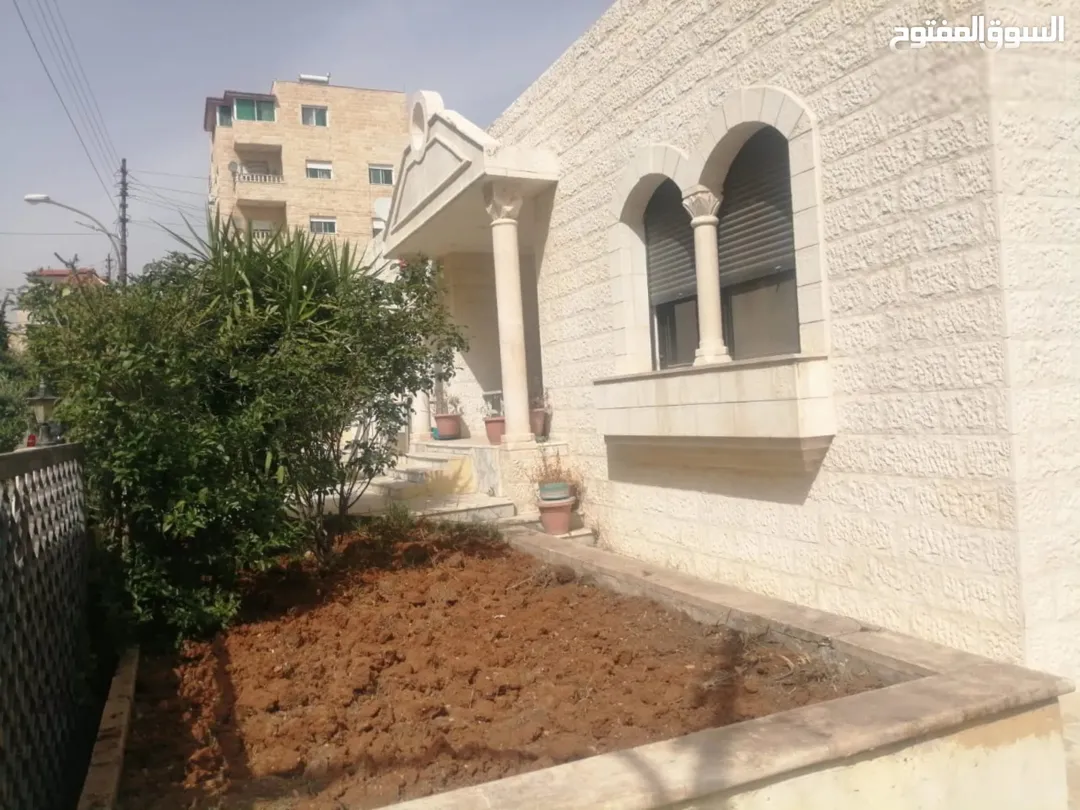 فيلا للبيع سكنيه استثماريه لمشروع روضه وحضانه