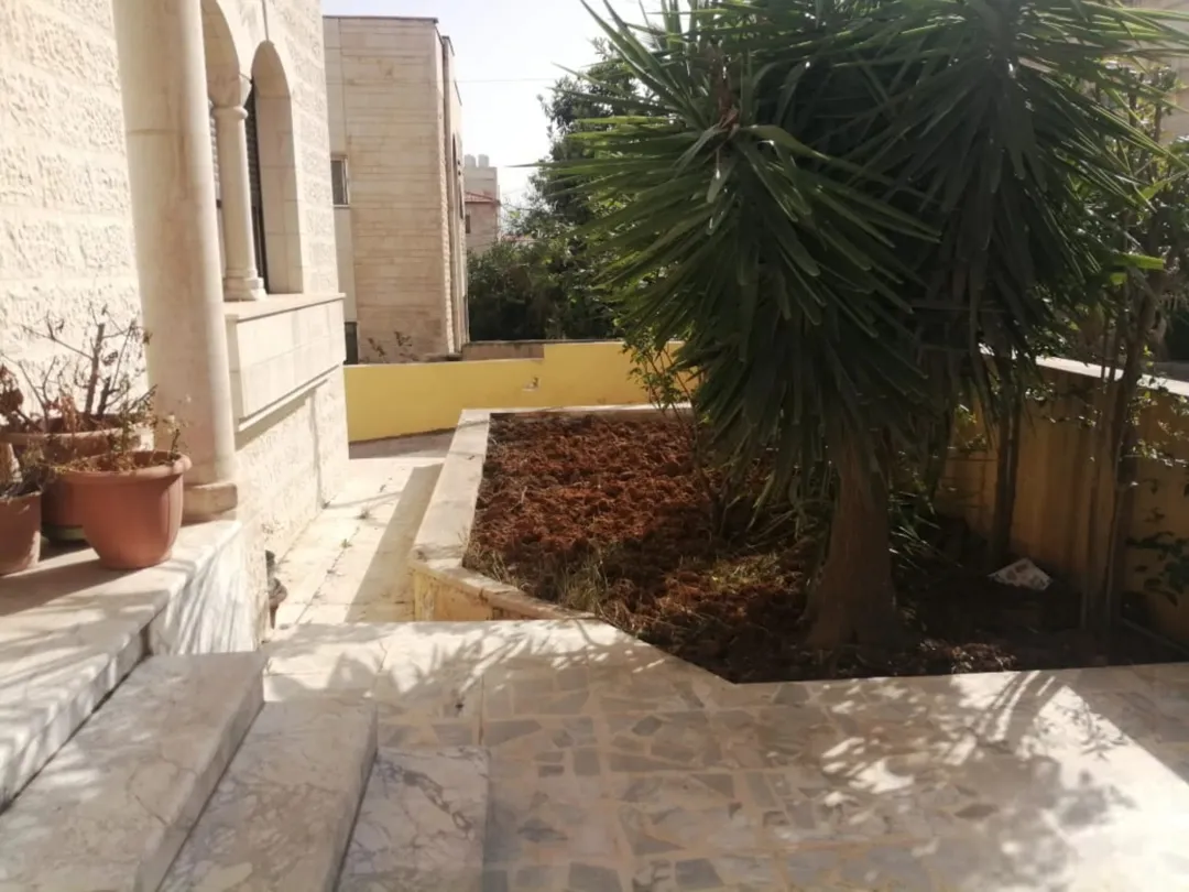 فيلا للبيع سكنيه استثماريه لمشروع روضه وحضانه