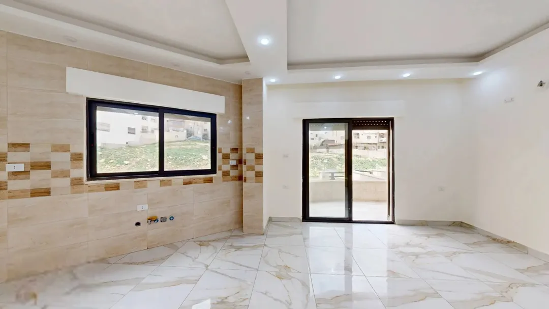 شقة أرضية جديد في جبل الزهور بالقرب من مسجد خليل الرحمن