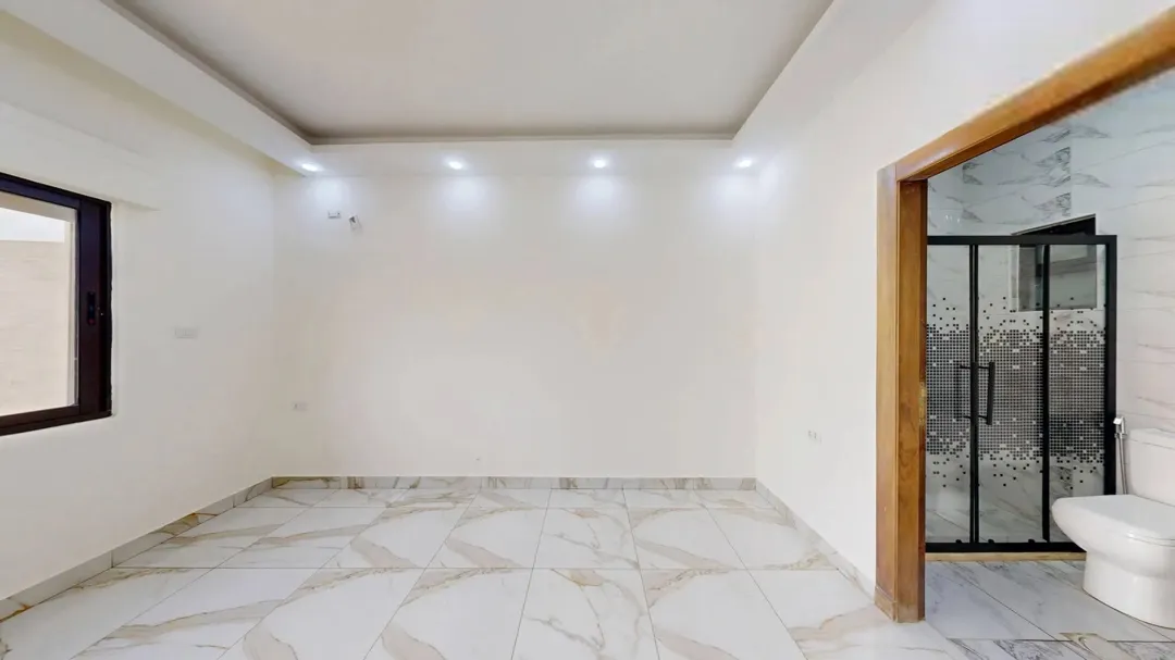 شقة أرضية جديد في جبل الزهور بالقرب من مسجد خليل الرحمن