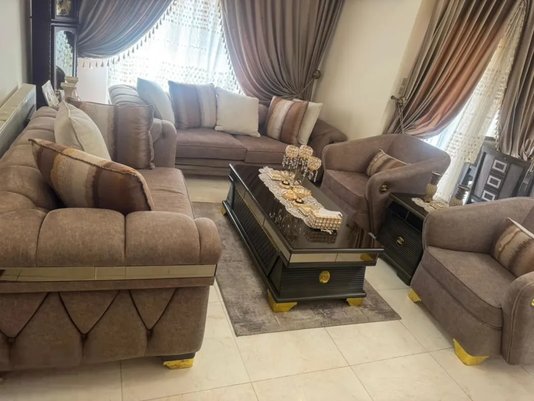 شقة فاخرة جاهزة للسكن في أم أذينة عمّان