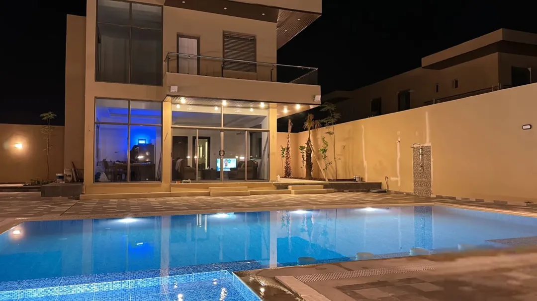 شاليه فخم في البحر الميت فرصة استثمارية لا تُفوّت