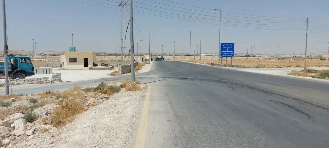 قطعه ارض للبيع قريبه على شارع الميه مقابل مصنع ابو عوده اخوان فرصه استثماريه لا تعوض البيع
