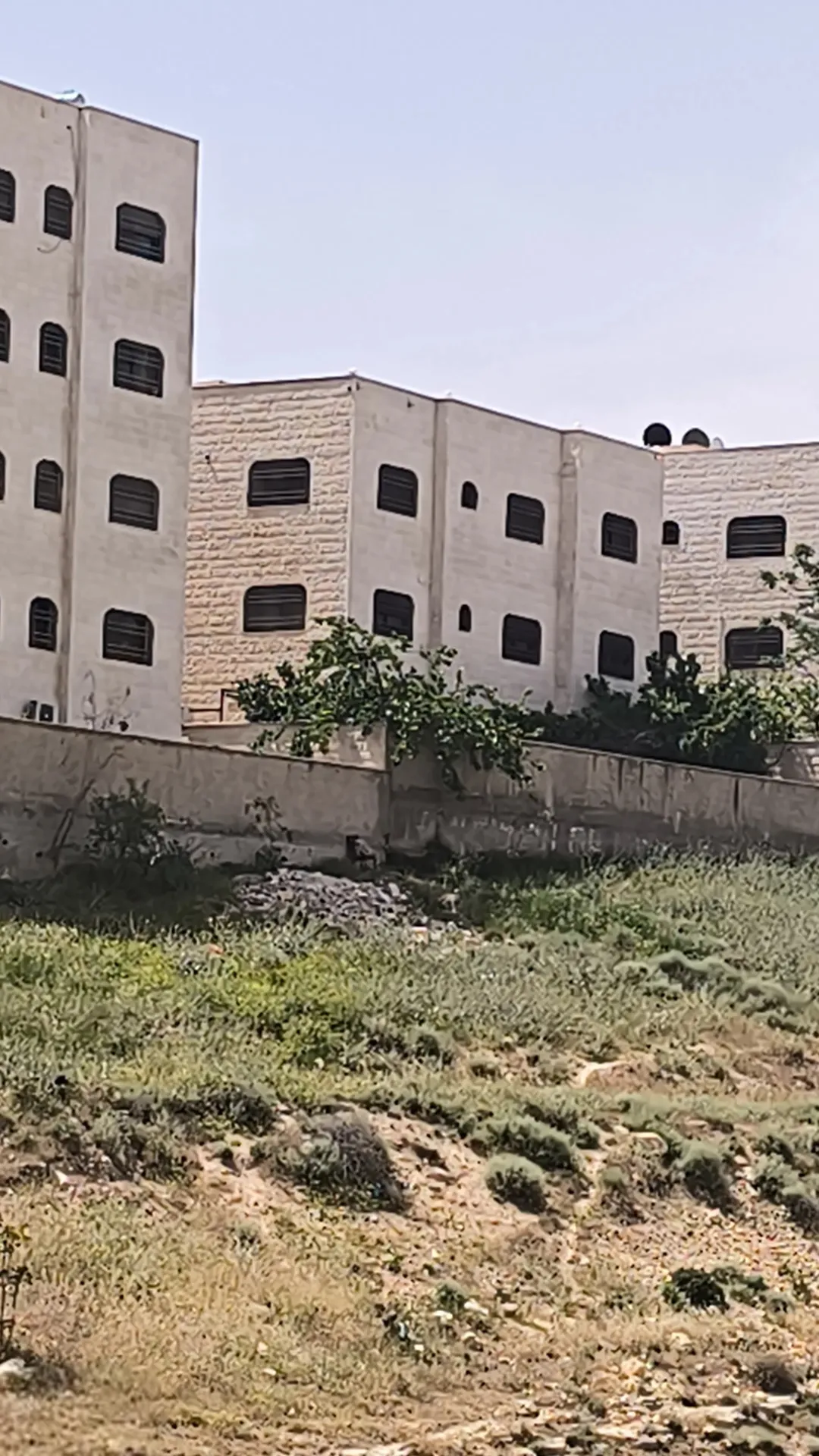 منزل مستقل للبيع 3 طوابق مباشره قابل للتفاوض