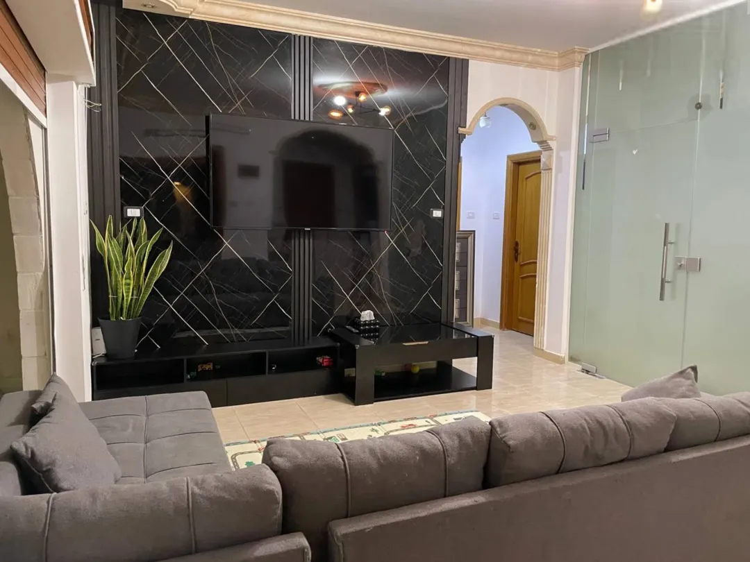 تم تخفيض السعر ڤيلا 3 طوابق على ارض 10 دنم مزورعة حمضيات، مناسبة لمشروع منتجع سياحي