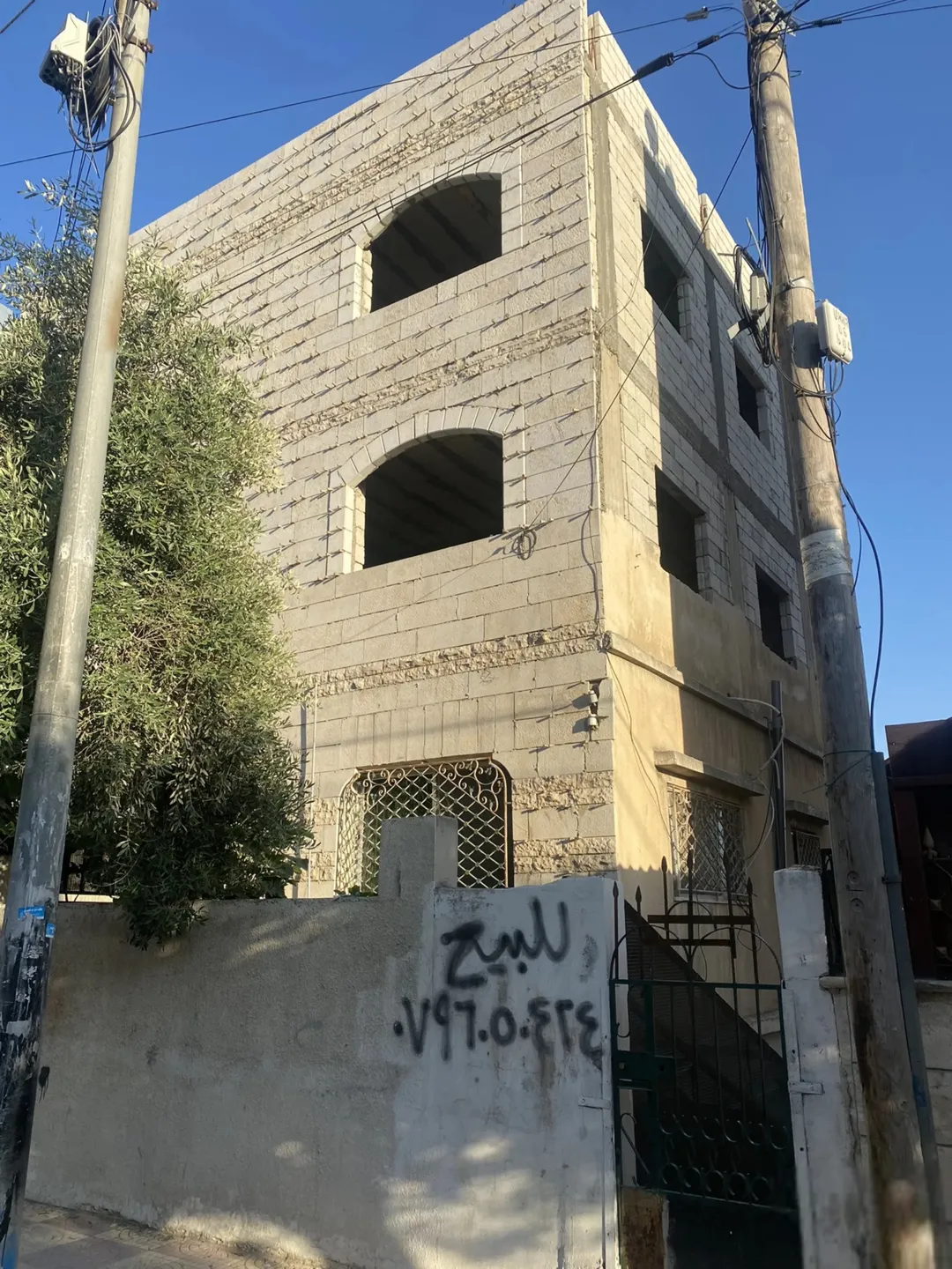 عمارة للبيع في ضاحية الحاج حسن – أم الحيران