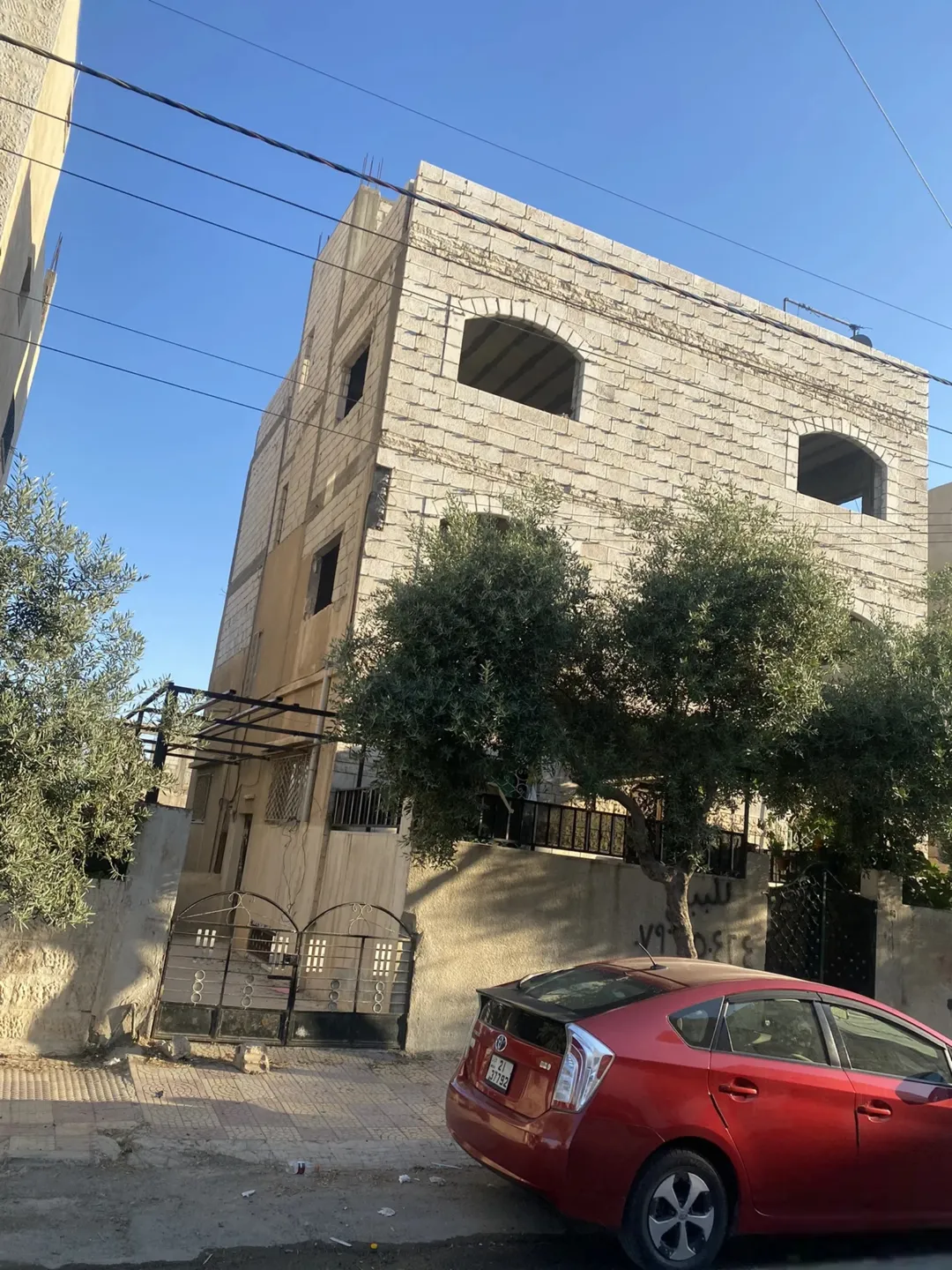 عمارة للبيع في ضاحية الحاج حسن – أم الحيران