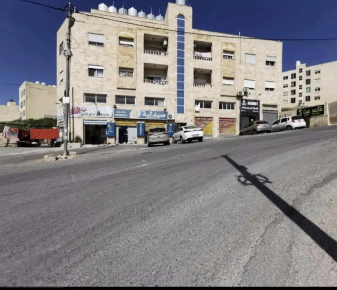 مجمع تجاري متكامل للبيع في طبربور موقع استراتيجي