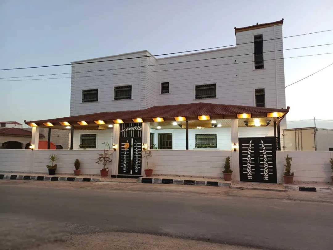 منزل مستقل فاخر للبيع في زحوم – الكرك