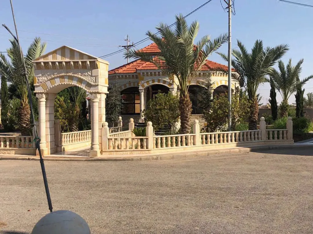 إمتلك مزرعه عملاقه مع ثلاث قصور طابقين في المفرق — صورة 3