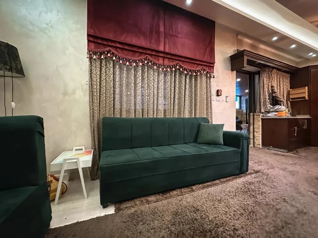 شقة فاخرة مفروشة بالكامل للبيع في الجبيهة – عمان