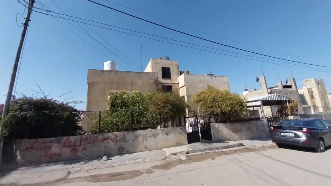 عمارة 3 طوابق للبيع في قوشان مساحة واسعة