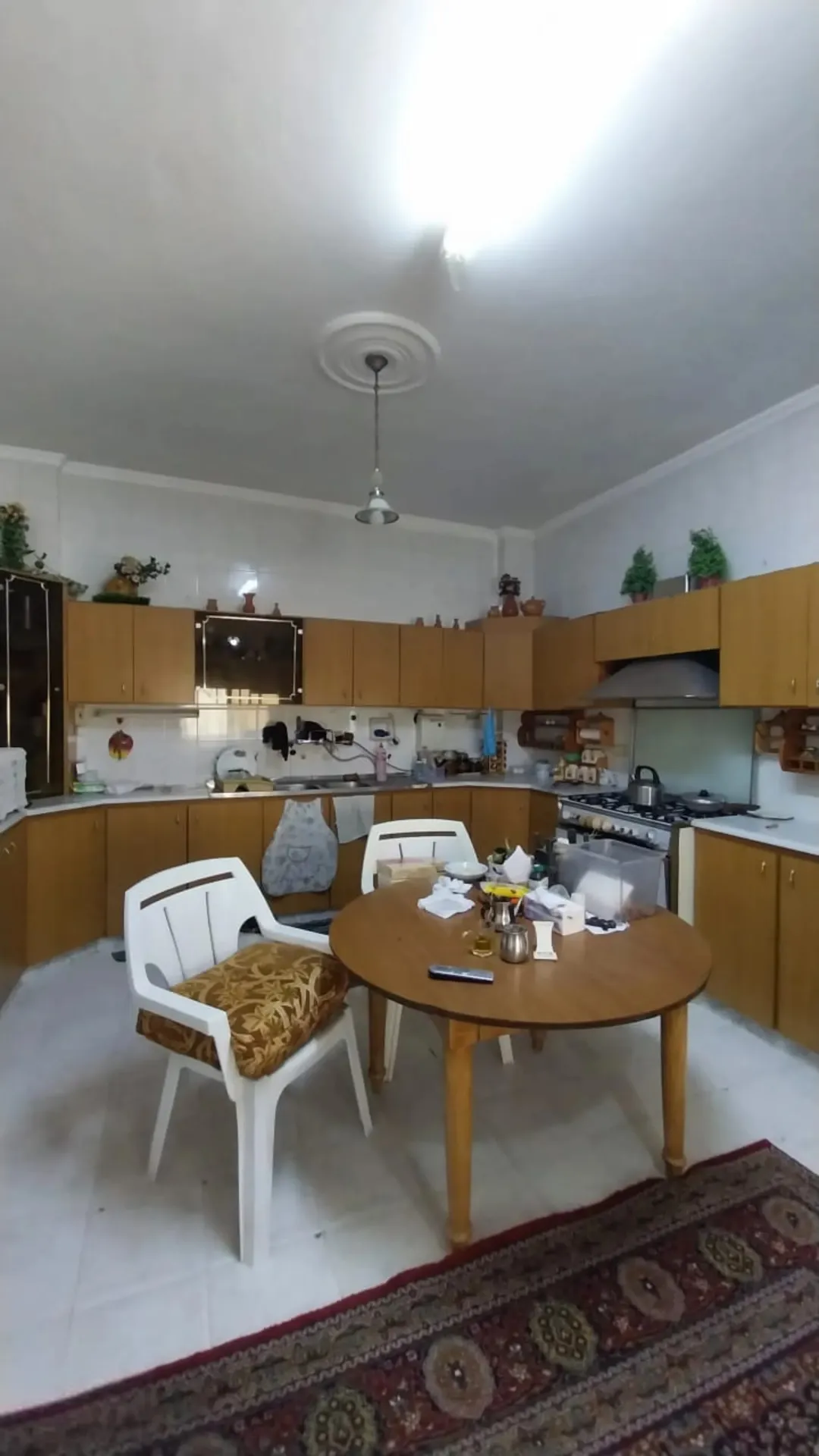 عمارة 3 طوابق للبيع في قوشان مساحة واسعة