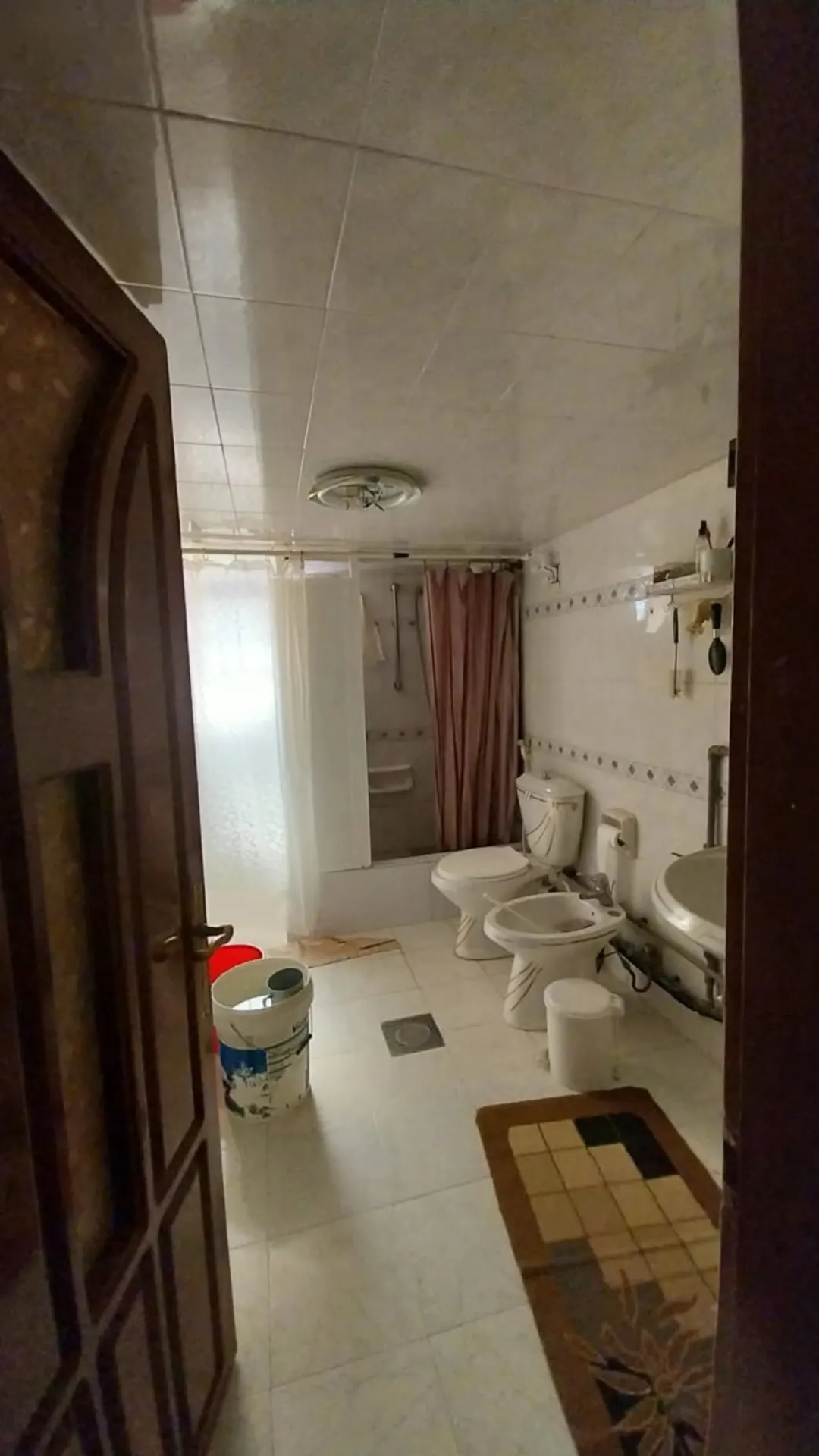 عمارة 3 طوابق للبيع في قوشان مساحة واسعة
