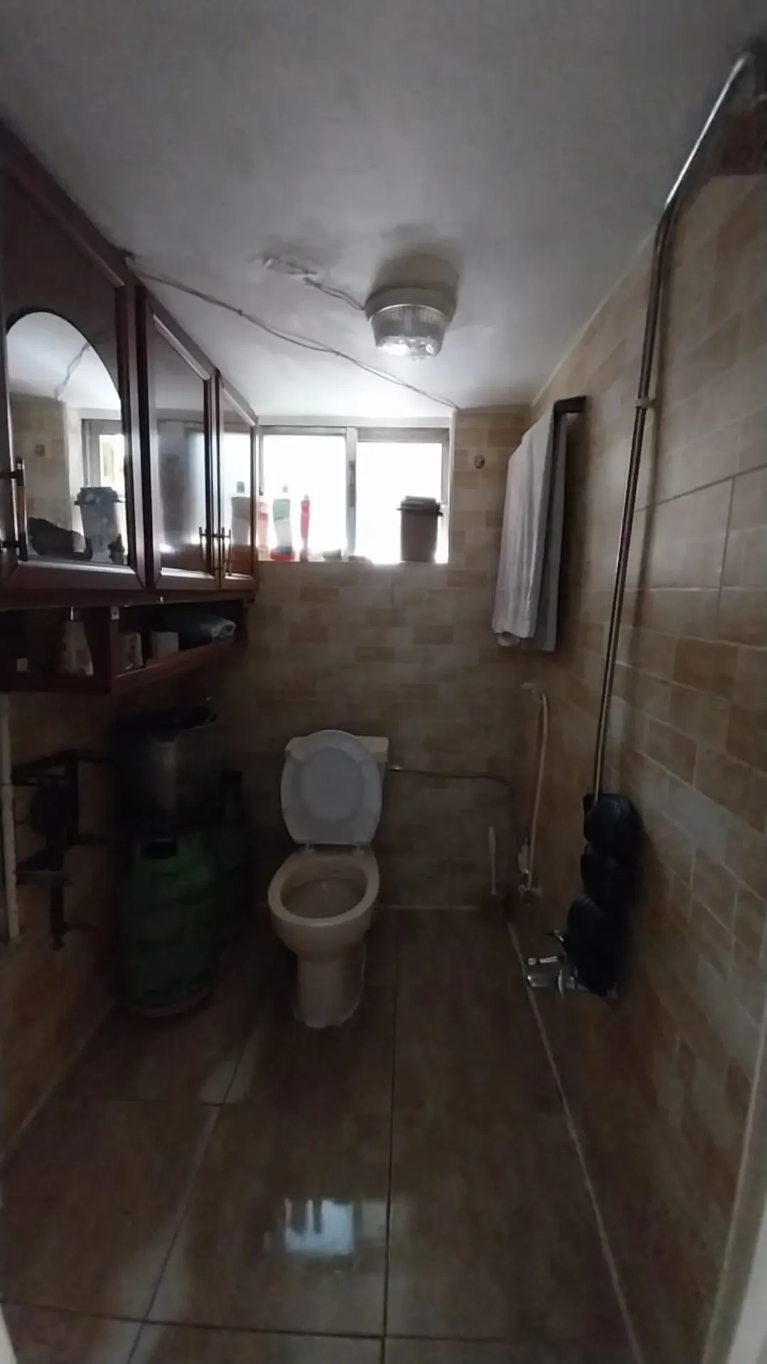 عمارة 3 طوابق للبيع في قوشان مساحة واسعة
