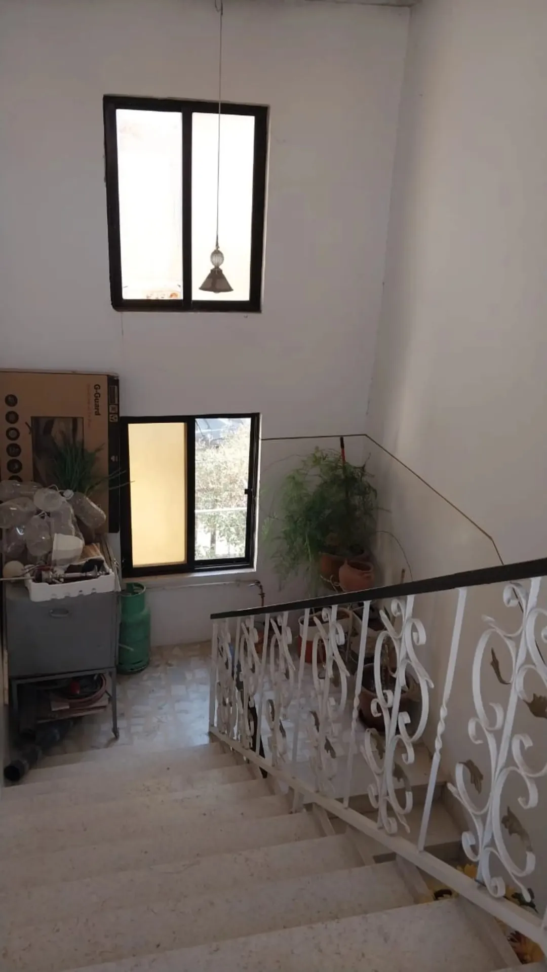 عمارة 3 طوابق للبيع في قوشان مساحة واسعة
