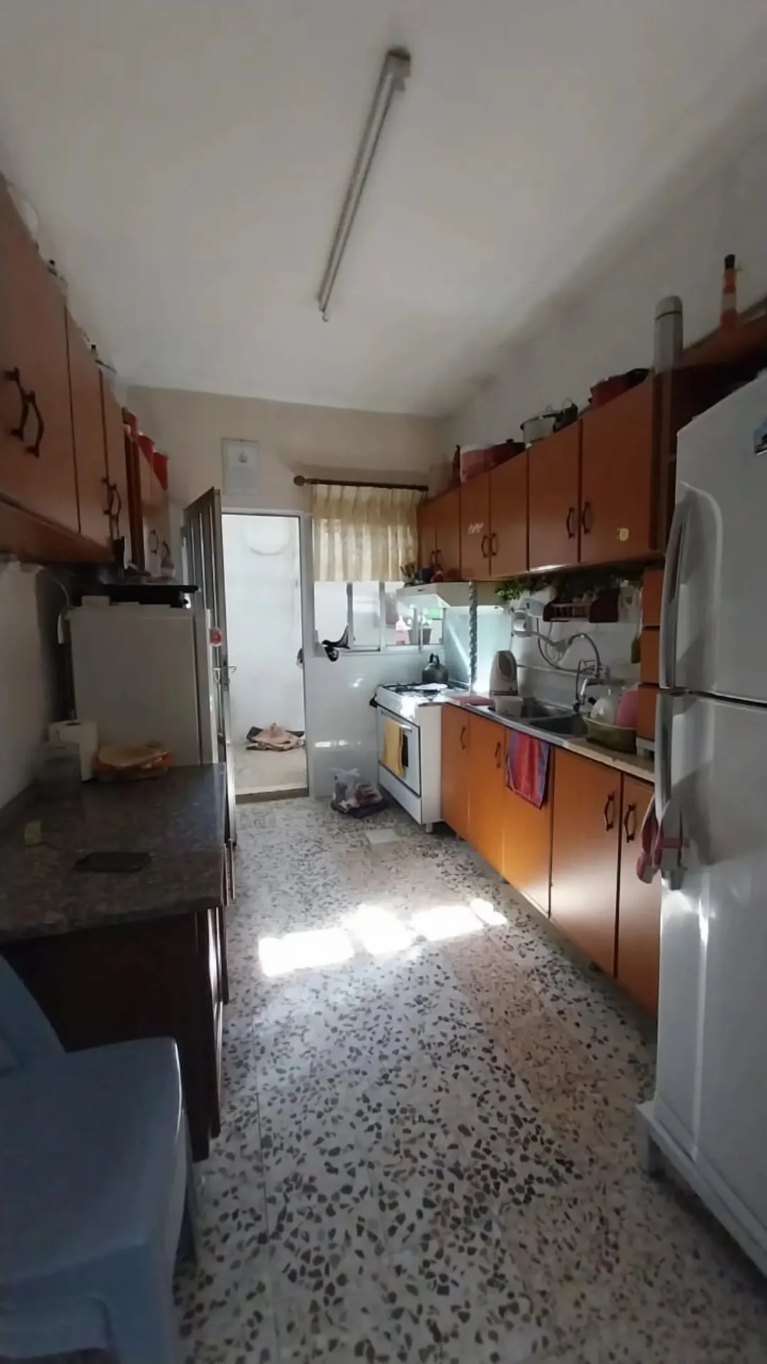 عمارة 3 طوابق للبيع في قوشان مساحة واسعة