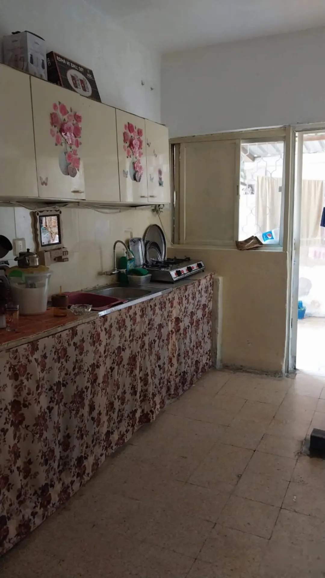 عمارة 3 طوابق للبيع في قوشان مساحة واسعة