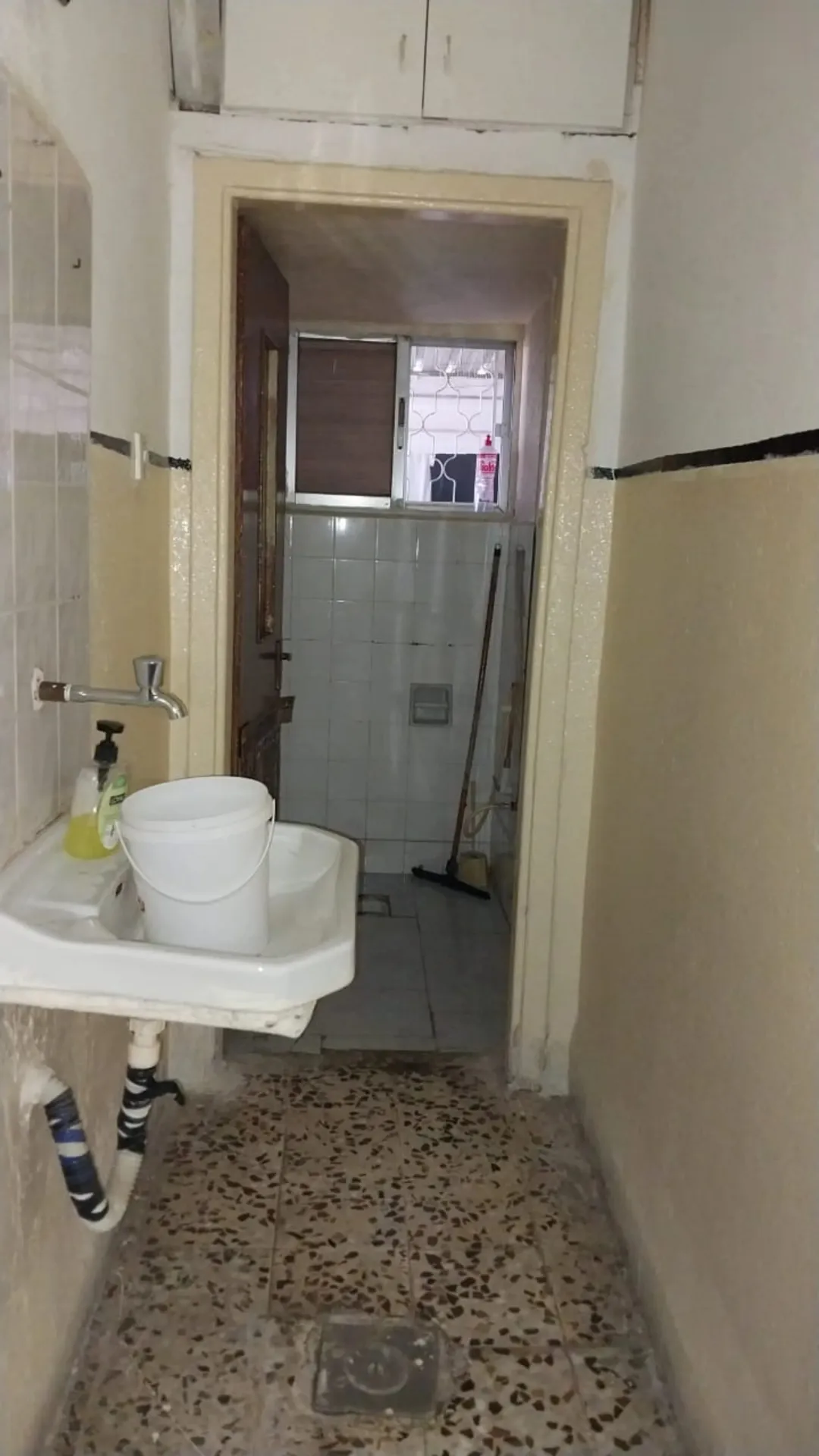 عمارة 3 طوابق للبيع في قوشان مساحة واسعة