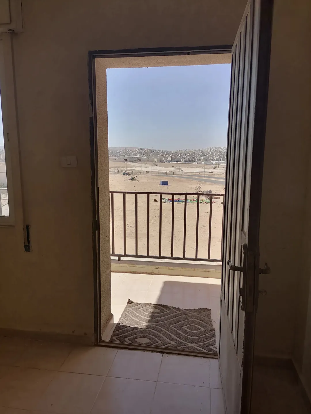 شقة للبيع في مدينة الشرق – الزرقاء