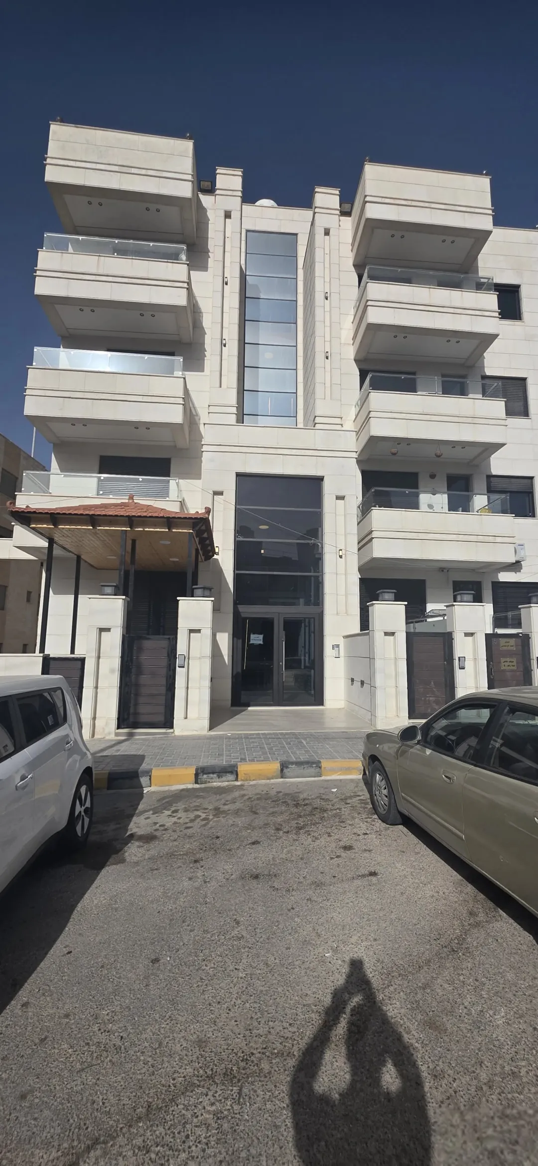 شقة فاخرة للبيع بمساحة 235 متر في مرج الحمام