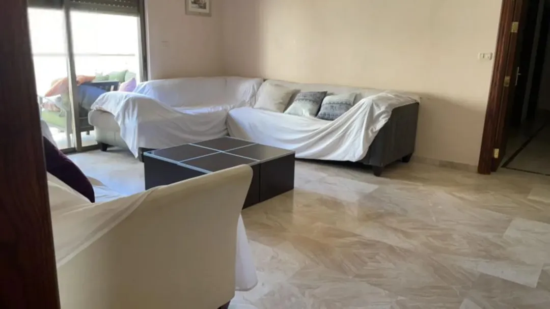 شقة طابقية فاخرة 4 غرف ماستر مفروشة بالكامل