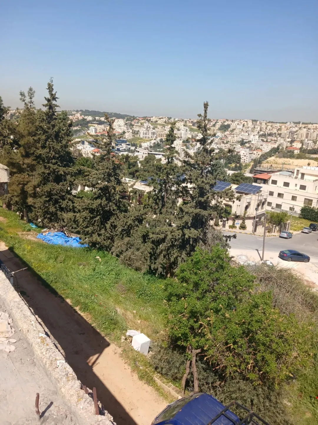 أرض سكنية مميزة للبيع في عرقوب خلدا على تلة