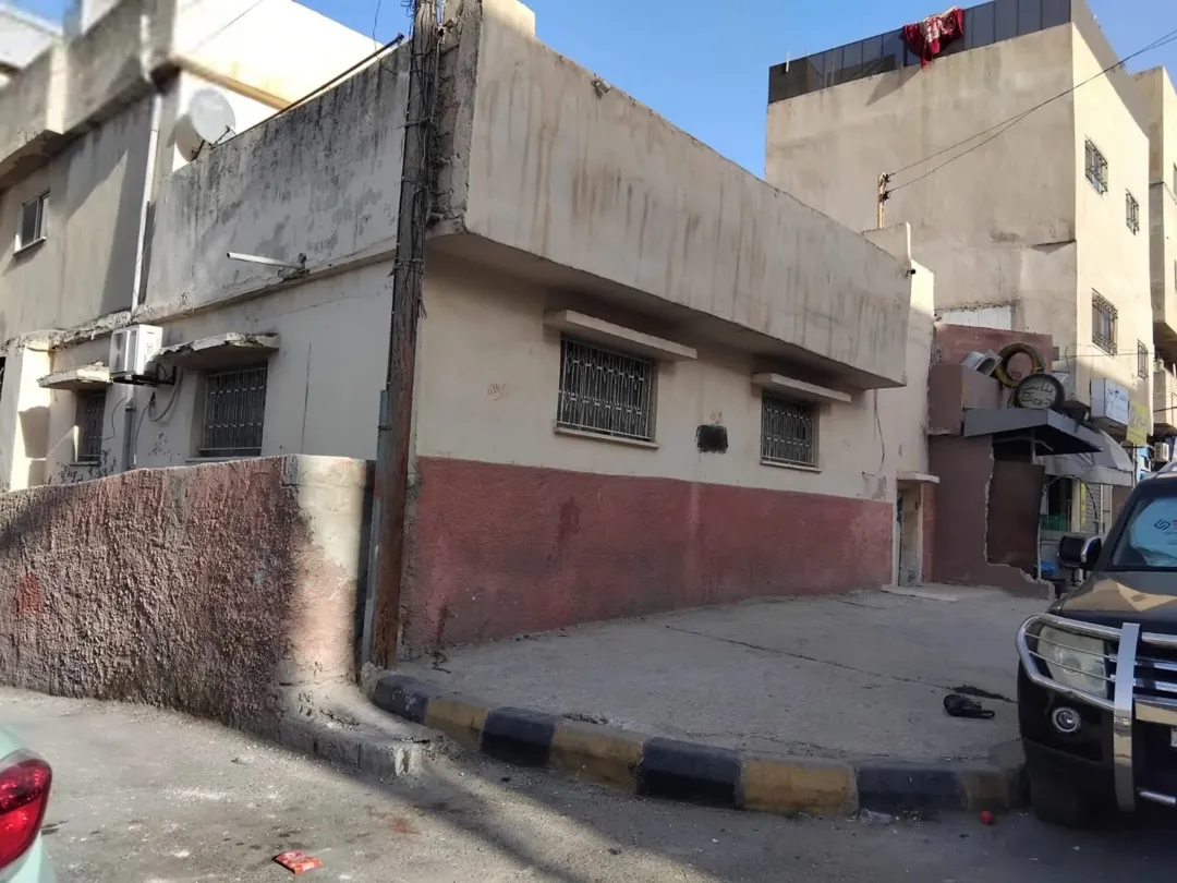 منزل للبيع في موقع استراتيجي على شارع عين جالوت الرئيسي – مخيم الحسين
